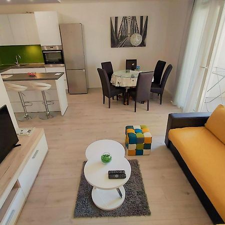Apartment Punta 奥米什 外观 照片
