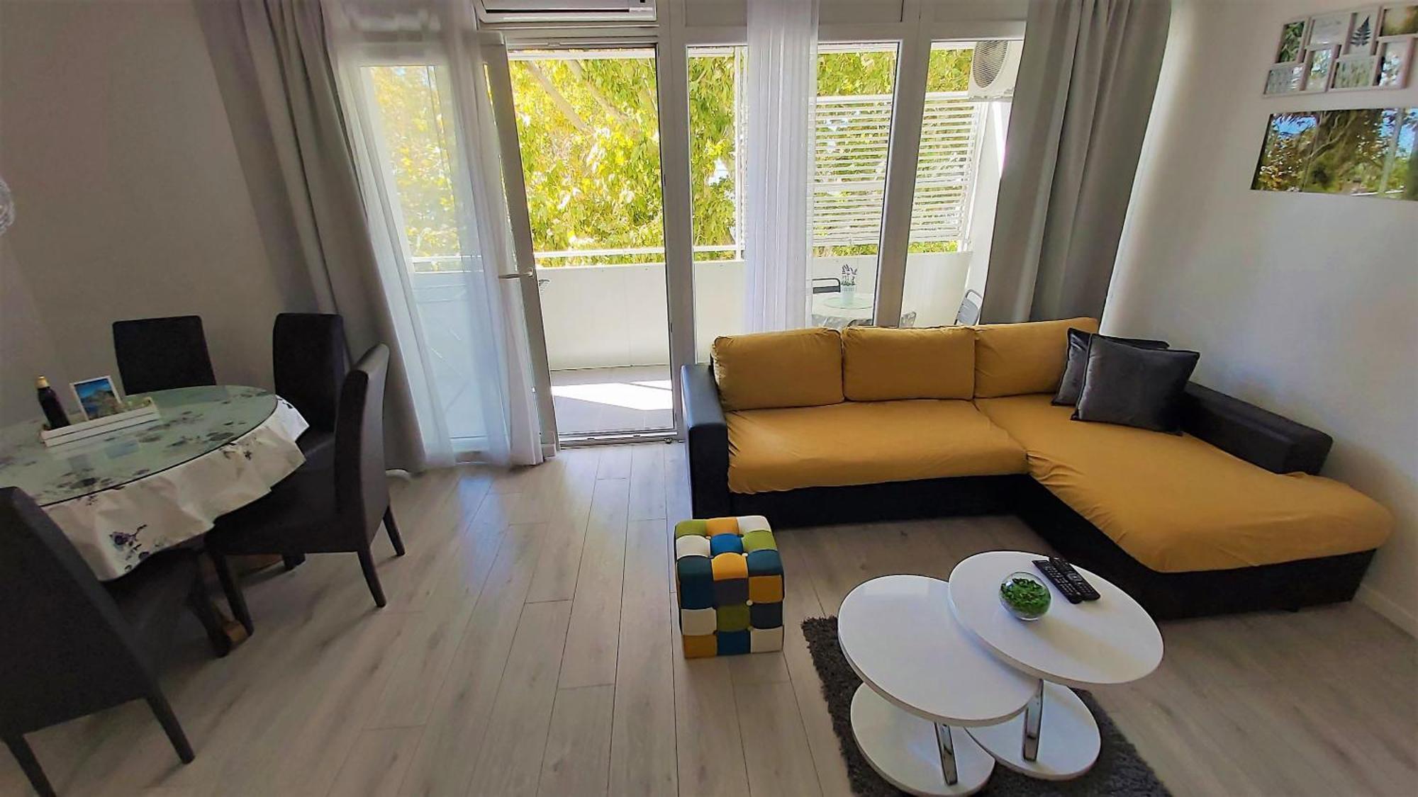 Apartment Punta 奥米什 外观 照片