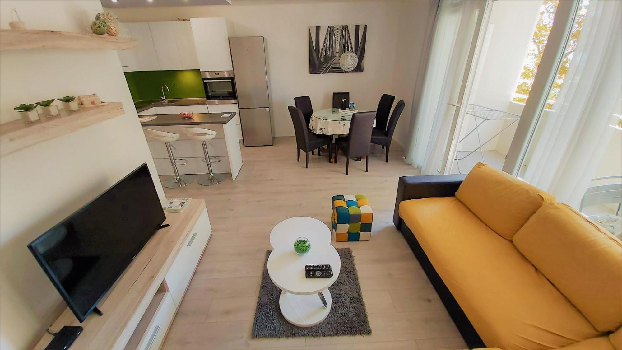 Apartment Punta 奥米什 外观 照片