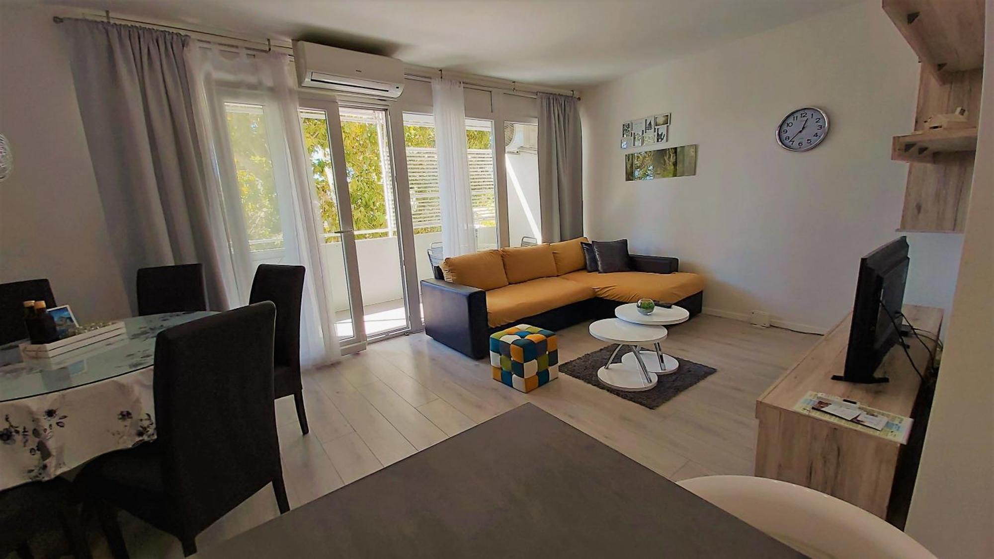 Apartment Punta 奥米什 外观 照片