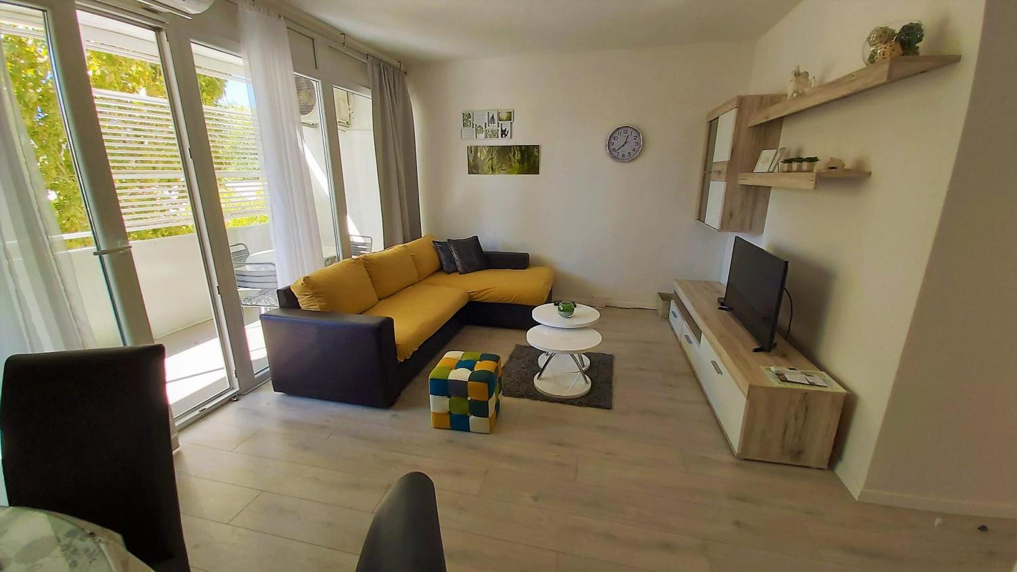 Apartment Punta 奥米什 外观 照片