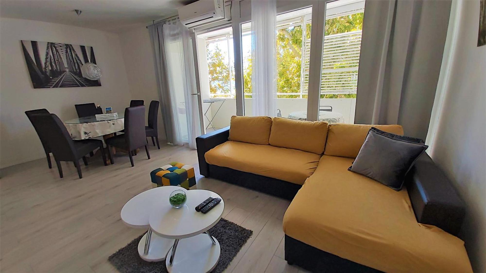Apartment Punta 奥米什 外观 照片