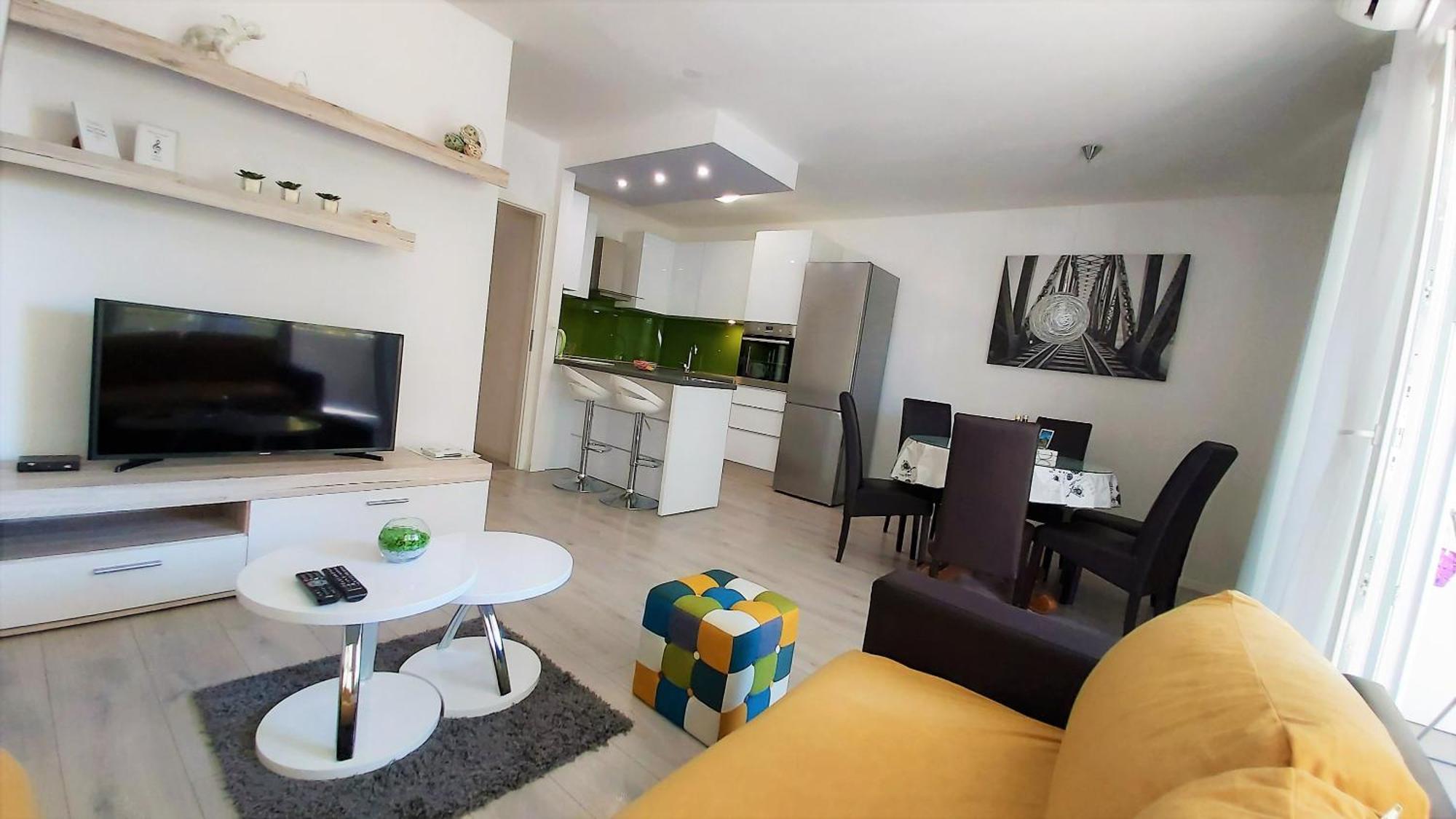 Apartment Punta 奥米什 外观 照片