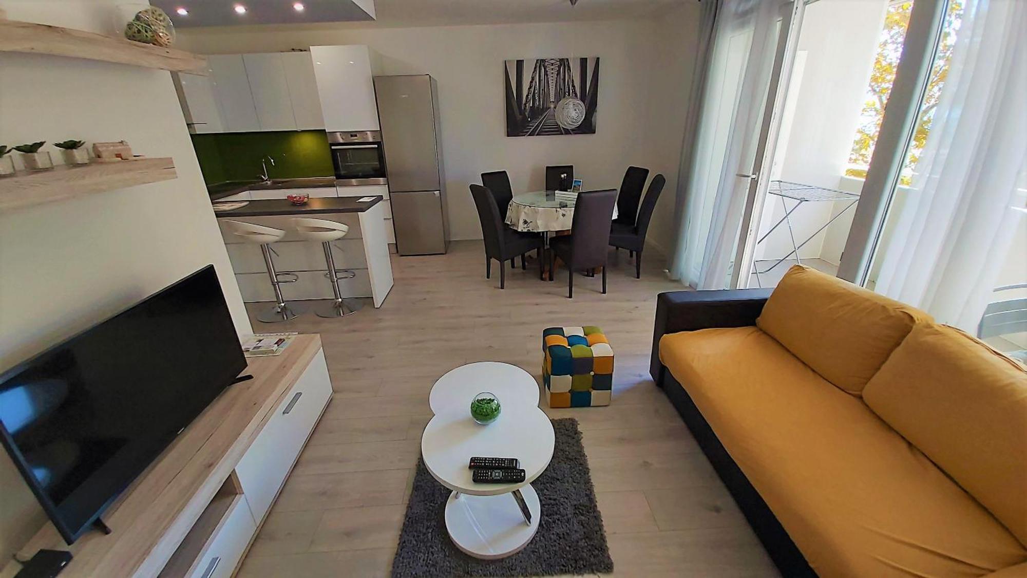 Apartment Punta 奥米什 外观 照片